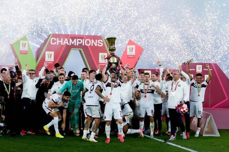 博人燃！博洛尼亚本赛季损失莫塔+前后场大将 意杯夺冠冲欧冠资格