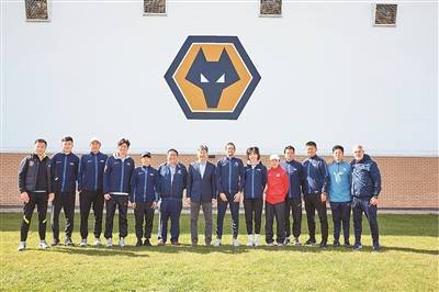 中国青训教练英超“取经”记